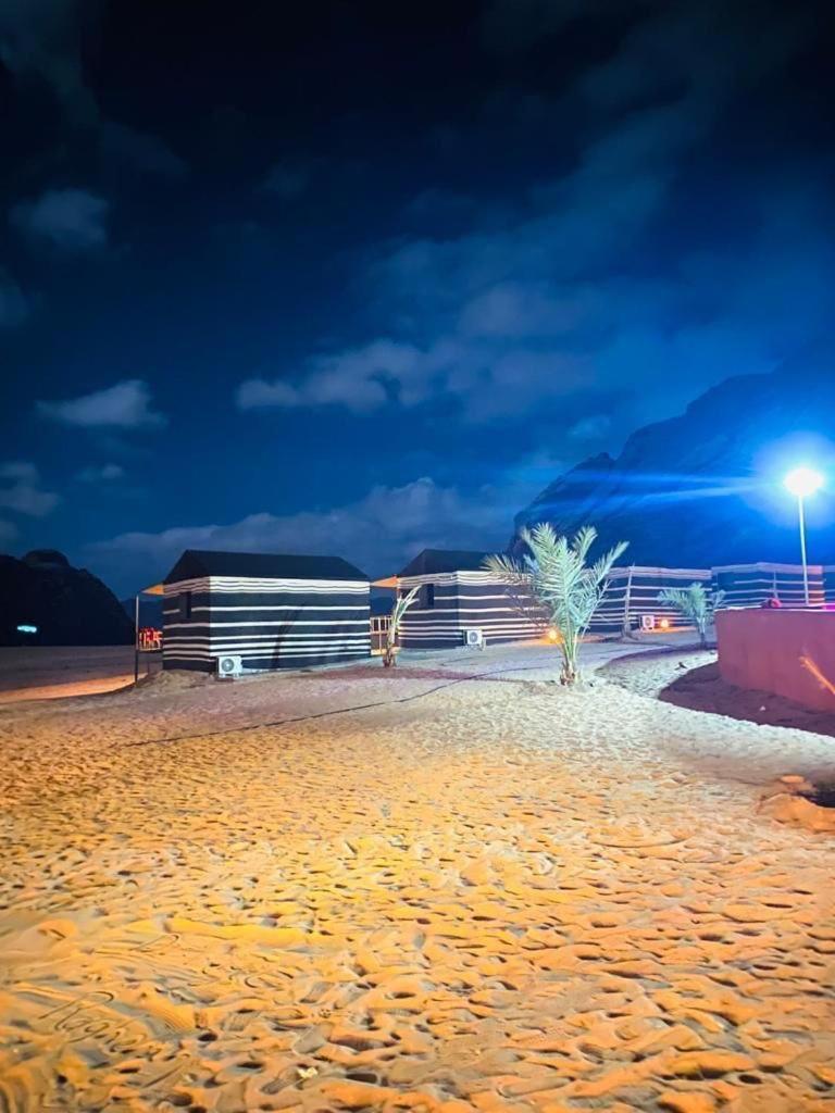 Moon Night Camp Hotel Wadi Rum Exterior photo